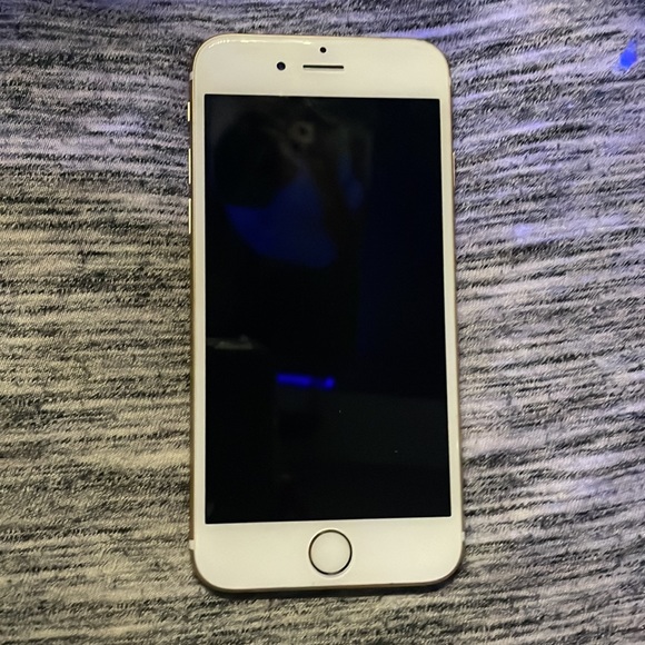 iPhone 6s great condition - Picture 2 of 3